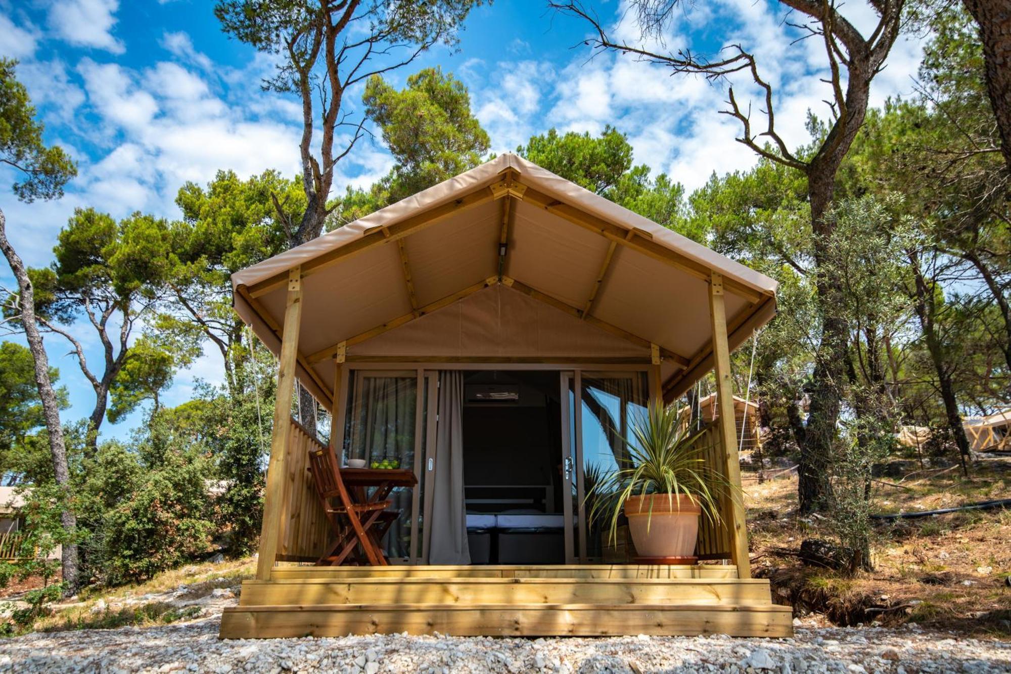 Arena One 99 Glamping Pomer Exterior foto