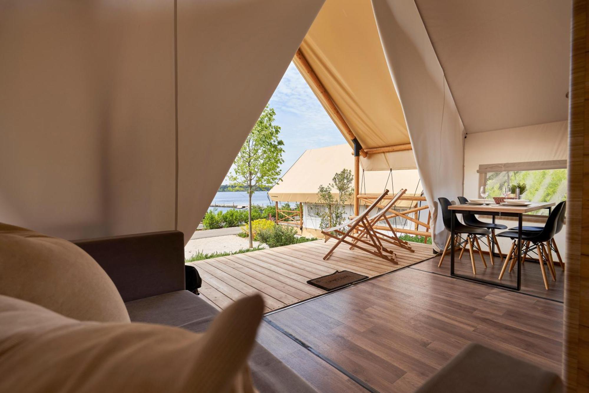 Arena One 99 Glamping Pomer Exterior foto
