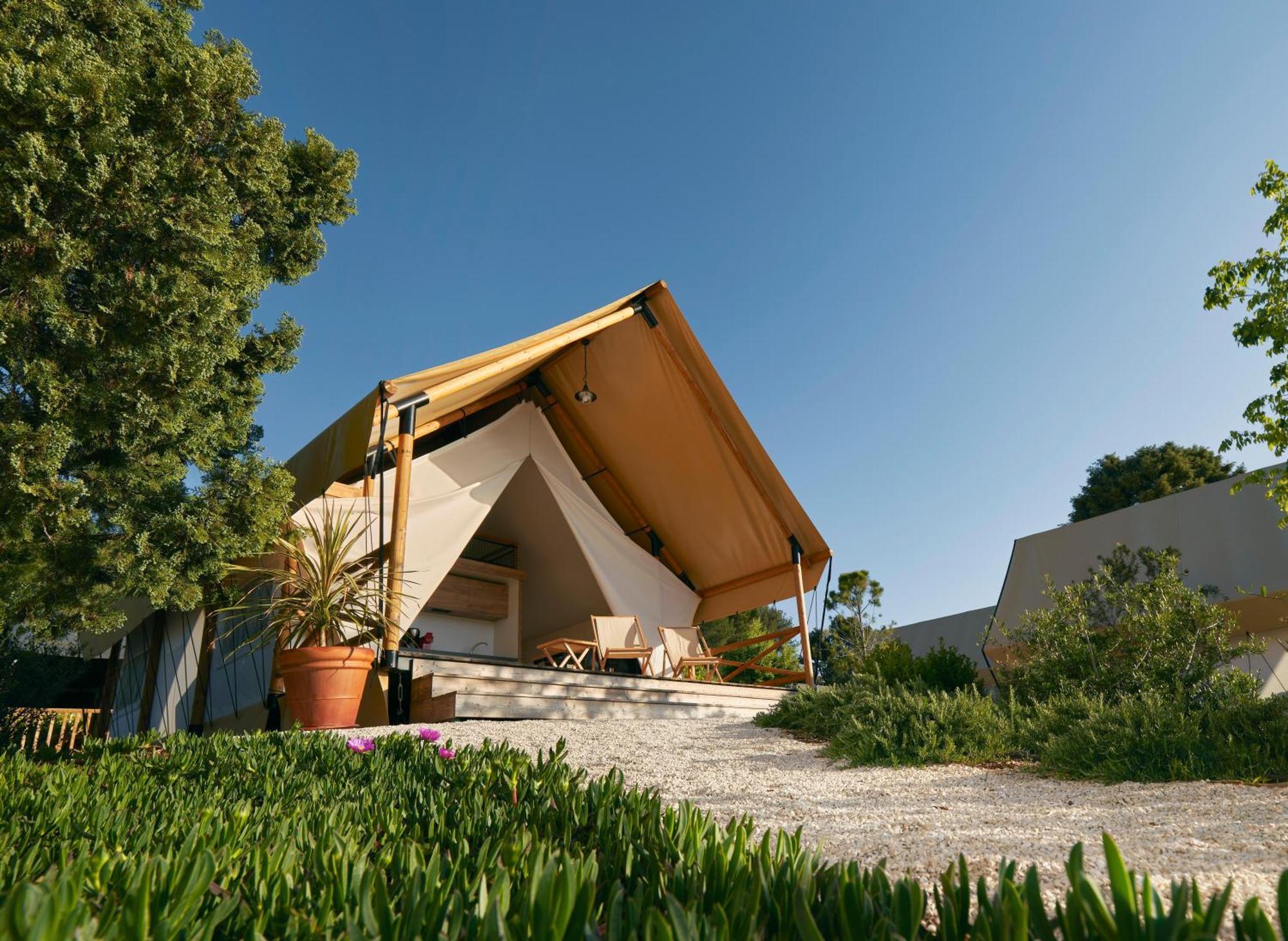 Arena One 99 Glamping Pomer Exterior foto