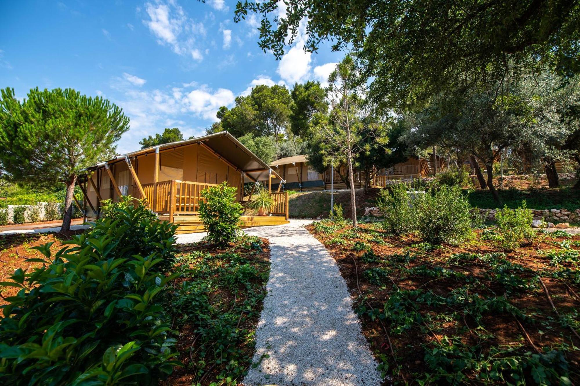 Arena One 99 Glamping Pomer Exterior foto